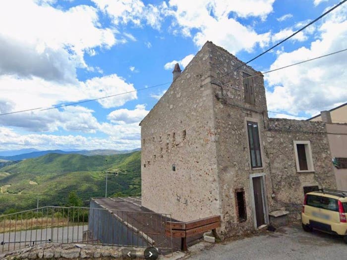 Casa trilocale in vendita in Via della Mora, Castelvecchio Calvisio