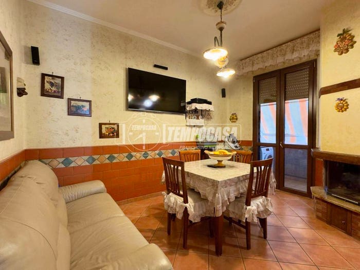 Appartamento trilocale in vendita in Via Edmondo De Amicis, Centro, Piombino