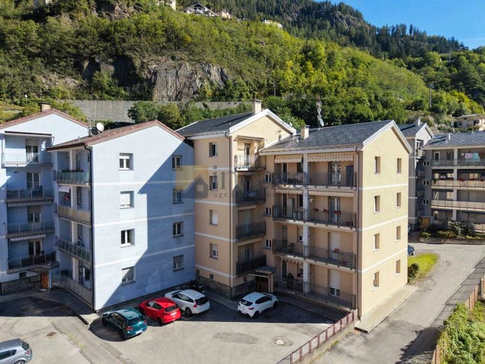 Appartamento quadrilocale in vendita in Via Primo Maggio, Centro, Sondalo
