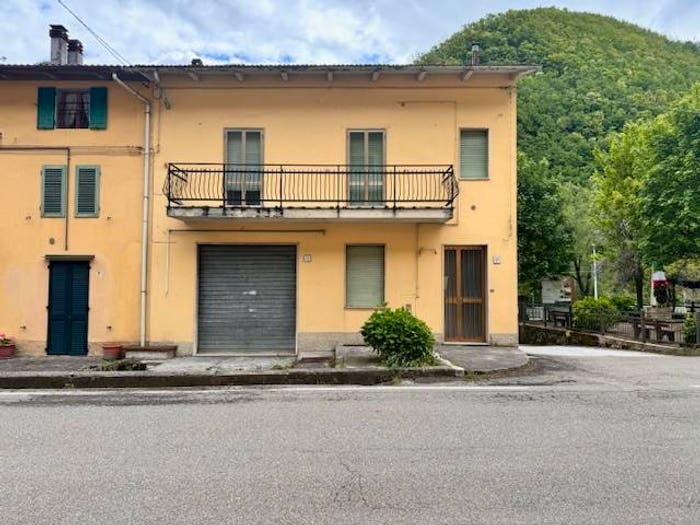 Appartamento con 6 locali in vendita in Via Roma, Molino Del Pallone, Alto Reno Terme
