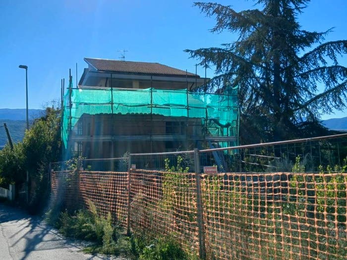 Casa trilocale in vendita in Via Venezuela, Pettino Cansatessa, L'Aquila