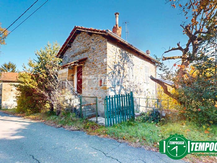 Casa quadrilocale in vendita in Regione Molli, Melazzo