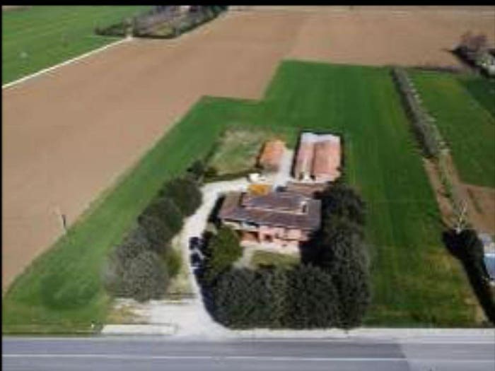 Casa con 6 locali in vendita in Viale del Popolo, Bastia, Bastia Umbra