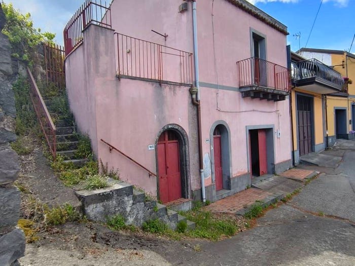 Casa con 5 locali in vendita in via catania, Sant'Alfio