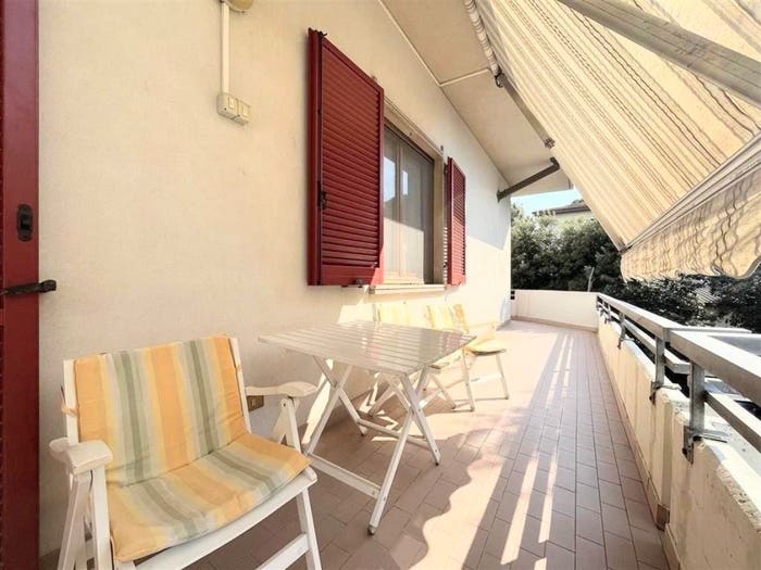 Appartamento con 5 locali in vendita in Marina di Massa Centro, Massa