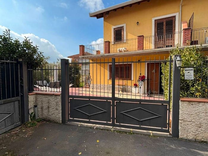 Casa con 6 locali in vendita in Centro, Mascalucia