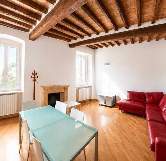 Appartamento quadrilocale in vendita in Via Campo Di Battaglia, Centro Storico, Perugia