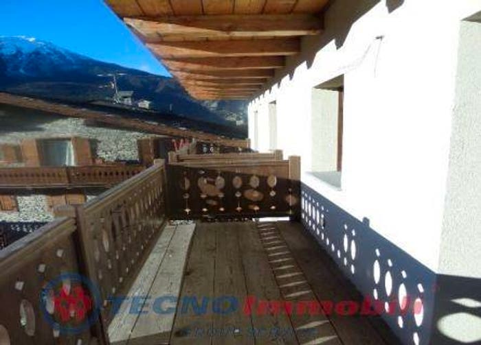Appartamento quadrilocale in vendita in Localita'Chatellard, Centro, La Salle