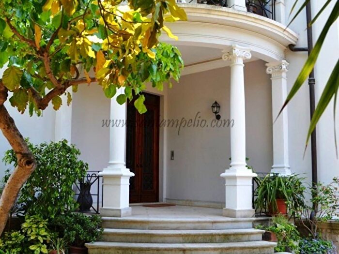 Casa con 6 locali in vendita in Via Romana, Bordighera