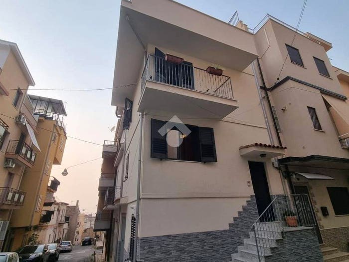 Casa bilocale in vendita in Via Umberto I, Centro, Bagnara Calabra