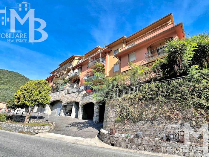 Appartamento con 5 locali in vendita in Via Leonardo da Vinci, Avegno Chiesa, Avegno