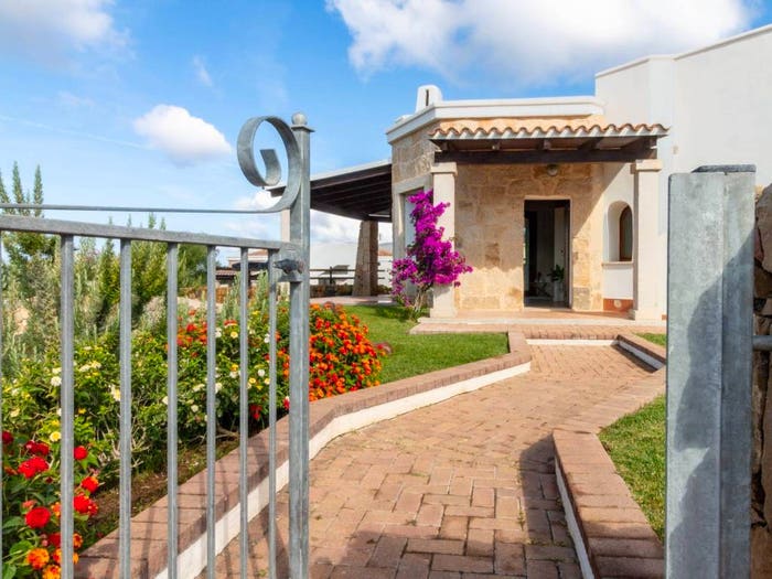 Casa con 6 locali in vendita in Via Carrabuffas Traversa H, Pivarada, Alghero