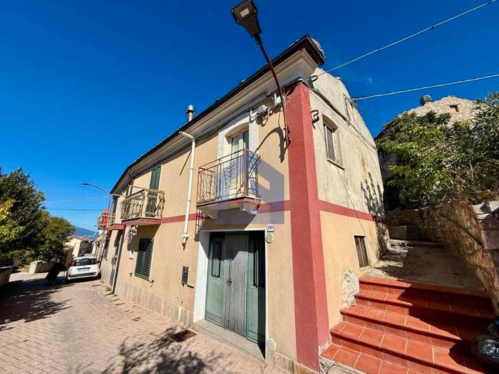 Appartamento quadrilocale in vendita in Via Castello, Centro, Archi