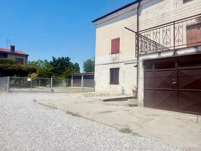 Appartamento con 6 locali in vendita in Via Cesare Battisti, Centro, Staranzano