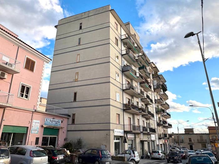 Appartamento quadrilocale in vendita in Via Nazionale, Centro, Paola