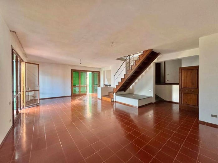 Appartamento con 6 locali in vendita in Via Giuseppe Di Vittorio, Centro, Ponsacco