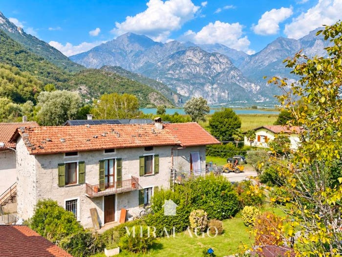 Casa quadrilocale in vendita in Via Poncetta, Sorico