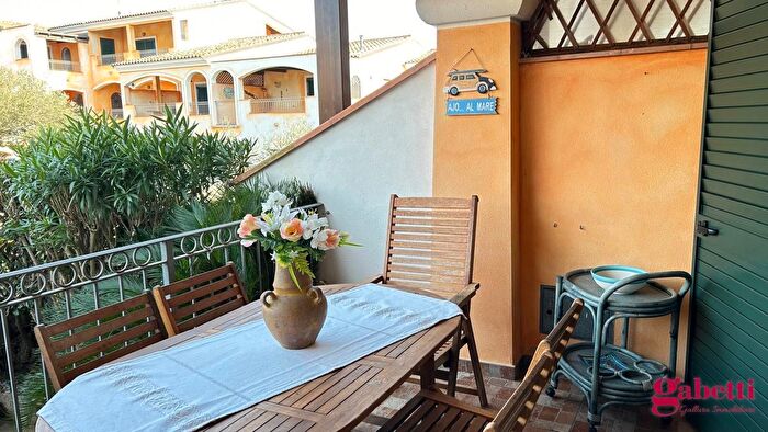 Appartamento quadrilocale in vendita in Via Don Francesco Tedde Snc, Santa Teresa Gallura