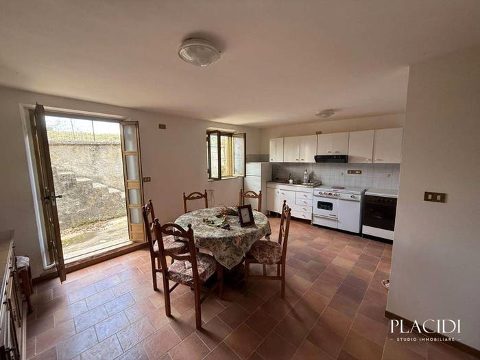 Casa con 6 locali in vendita in Via Forcella, Termine, Cagnano Amiterno