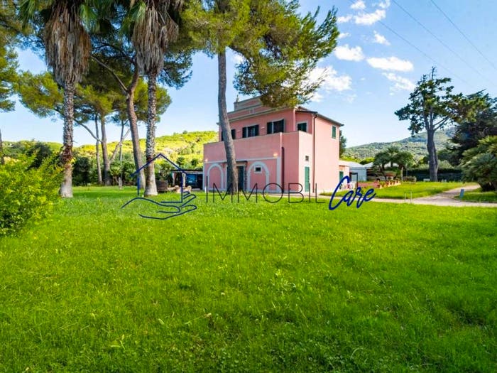 Casa con 6 locali in vendita in Via Rodolfo Manganaro, Centro, Portoferraio