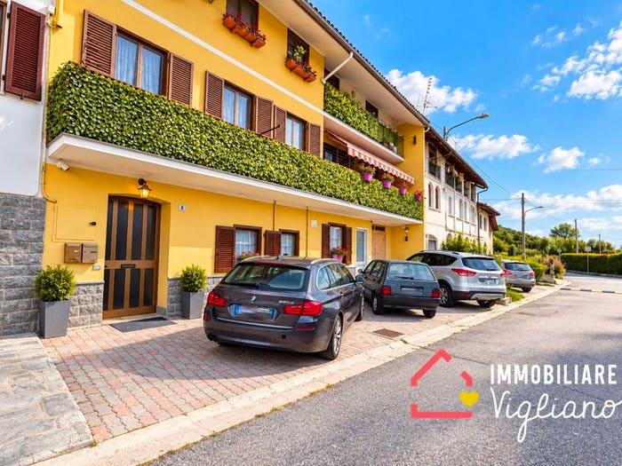 Appartamento con 5 locali in vendita in Via per Chiavazza, Vigliano Biellese
