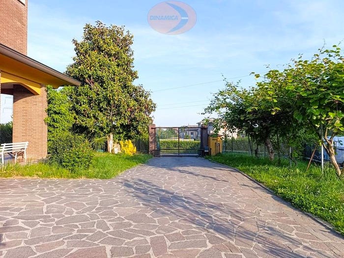 Appartamento con 5 locali in vendita in Via Dante Alighieri, Rogoredo Valaperta Rimoldo, Casatenovo