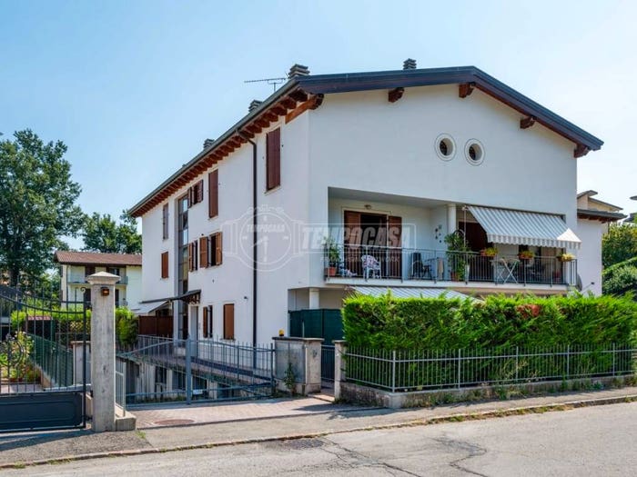 Appartamento con 5 locali in vendita in Via Giotto di Bondone, Querciagrossa, Pavullo nel Frignano