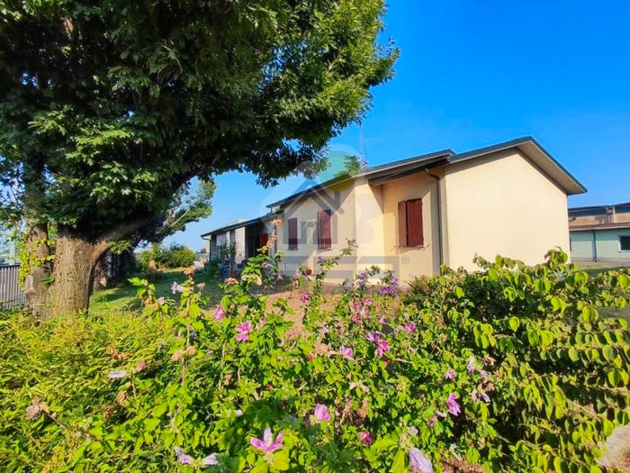 Casa quadrilocale in vendita in via don primo mazzolari, Cicognolo