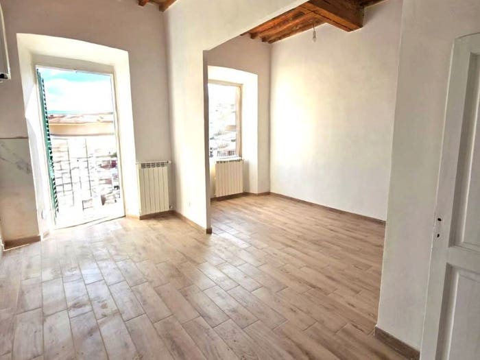 Appartamento quadrilocale in vendita in Viale Armando Diaz, Città, Montevarchi