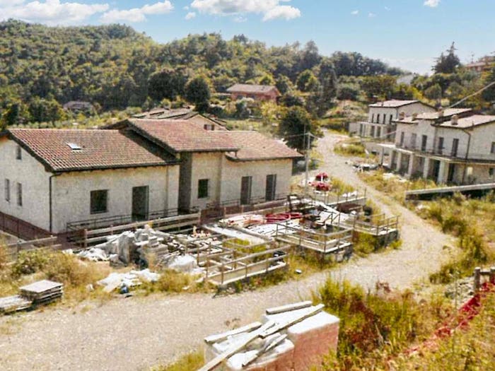 Casa con 6 locali in vendita in via XXV Aprile N snc, Carrodano