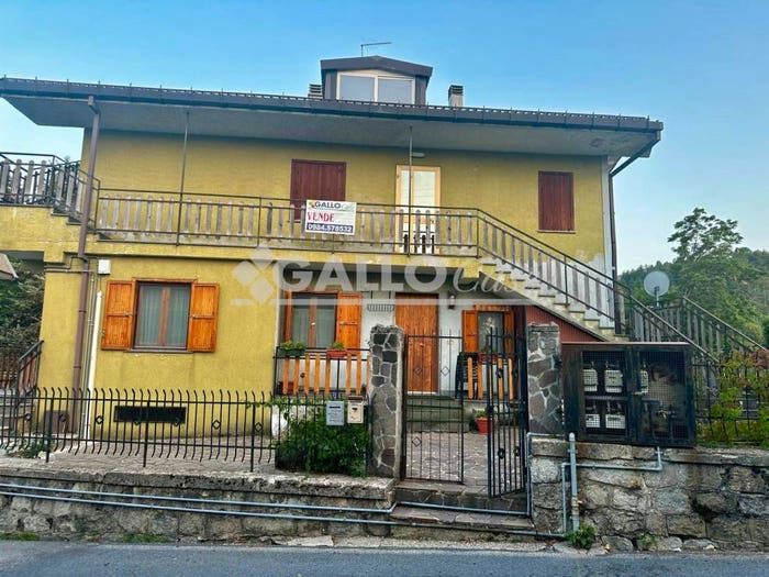 Appartamento trilocale in vendita in Viale della Repubblica, Camigliatello Silano, Spezzano della Sila