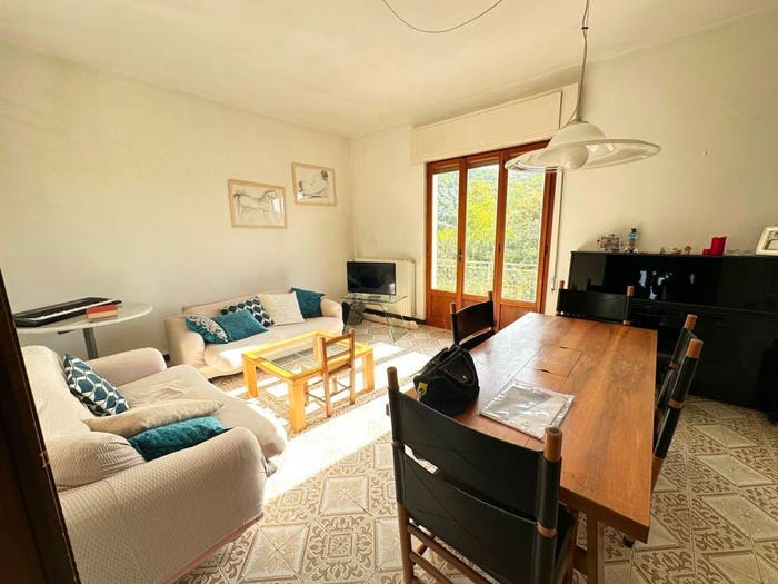 Casa con 6 locali in vendita in Casano Dogana Isola, Luni