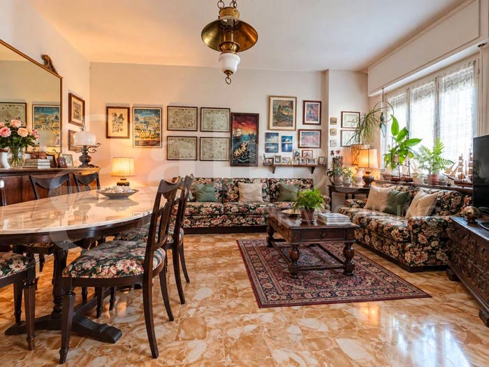 Appartamento quadrilocale in vendita in vico Melogno, Centro, Finale Ligure