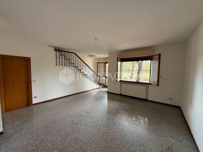 Casa quadrilocale in vendita in Viale Gino Cecchini, Porto Canale di Ponente, Cesenatico