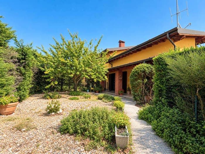 Casa trilocale in vendita in Via dei Mulini, Besate