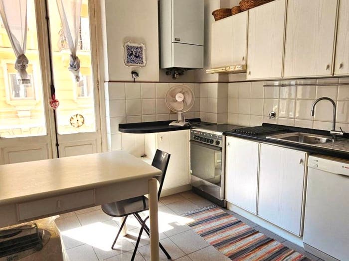 Appartamento trilocale in vendita in Via Martiri della Libertà, Pegli, Genova