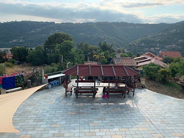 Casa con 6 locali in vendita in Via Turistica, Centro, Camporosso