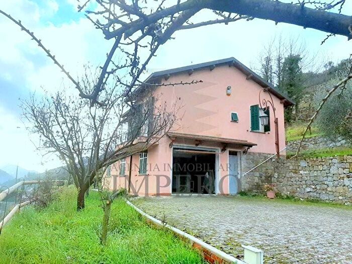 Casa con 6 locali in vendita in SP, Dolceacqua