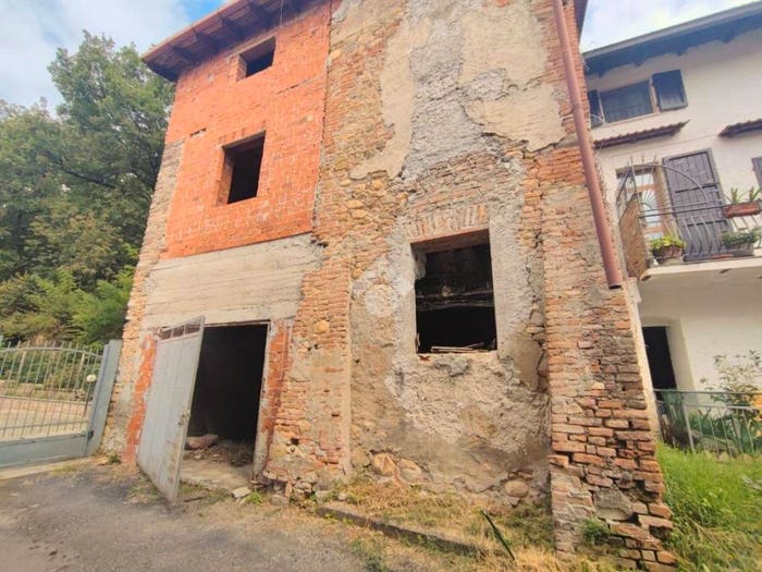 Casa quadrilocale in vendita in Frazione Piaggio, Montegioco