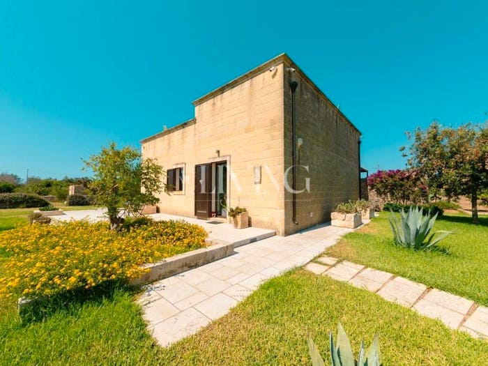 Casa quadrilocale in vendita in Melendugno