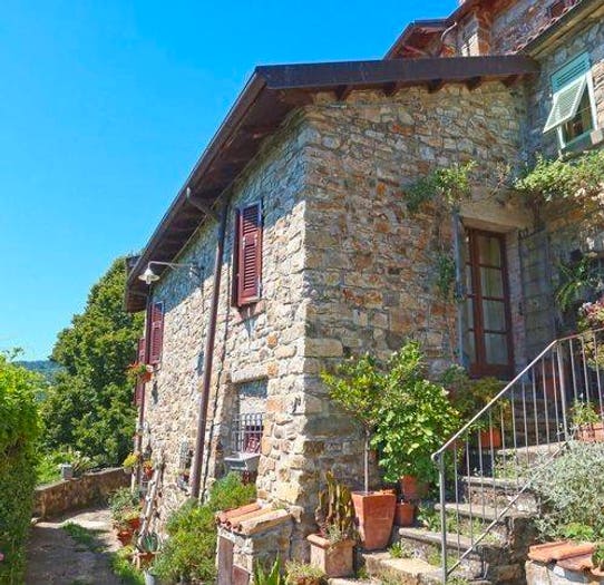Casa con 6 locali in vendita in Mochignano, Bagnone