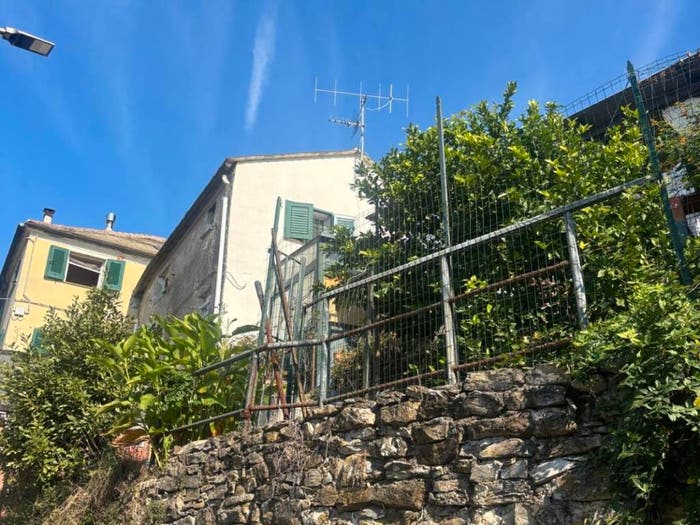 Casa con 6 locali in vendita in Via ai Piani di Fregoso, Rivarolo, Genova