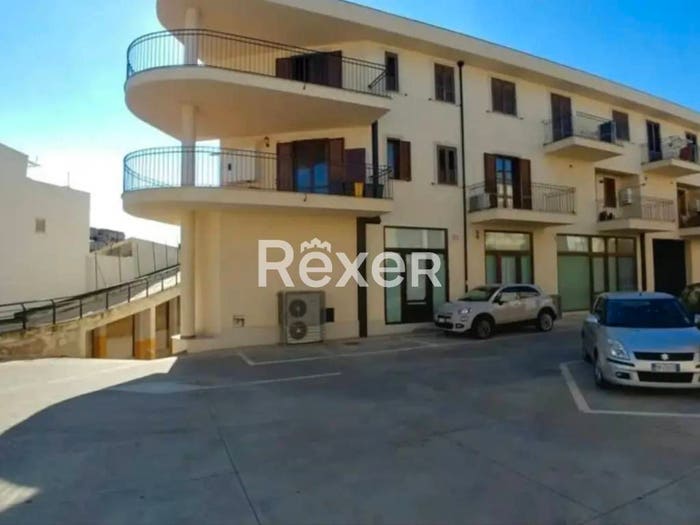 Appartamento con 5 locali in vendita in Via Galileo Galilei, Centro, Avola