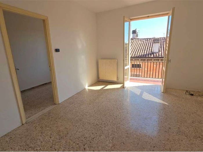Appartamento trilocale in vendita in Strada Statale Goitese, Centro, Goito