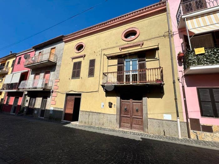 Casa con 6 locali in vendita in Via Vittorio Emanuele, Arlena di Castro