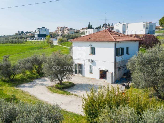 Casa con 6 locali in vendita in Via Viola, Misano Adriatico