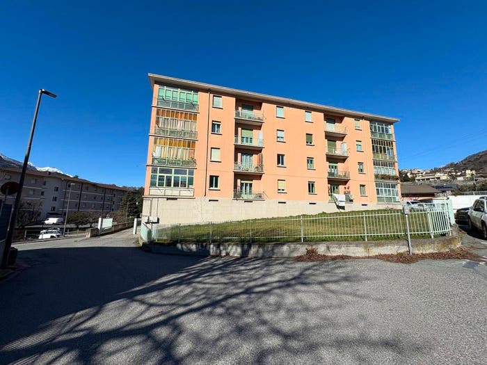 Appartamento bilocale in vendita in Via della Stazione, Centro, Chatillon