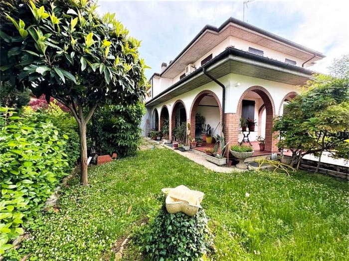 Casa con 5 locali in vendita in Via Altiero Spinelli, Centro, Castel San Pietro Terme