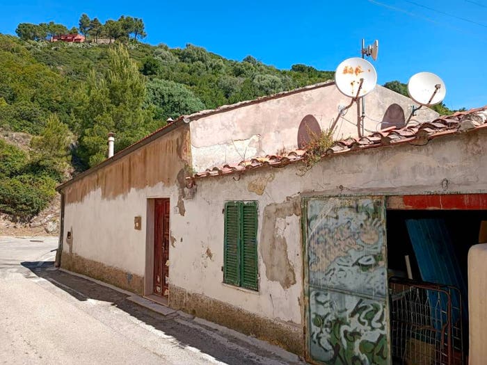 Appartamento trilocale in vendita in Via Bartolomeo Nardelli, Rio Nell'Elba, Rio