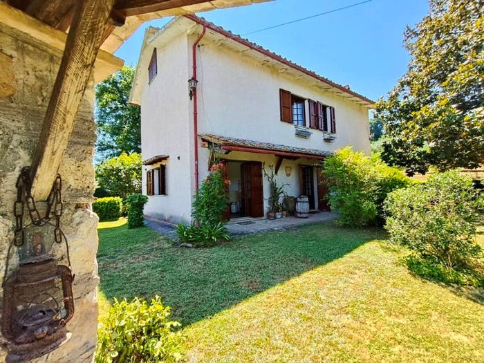Casa con 5 locali in vendita in Strada Aquilano snc, Amelia